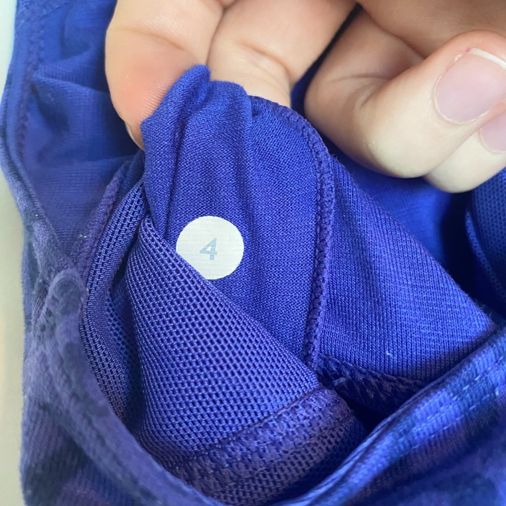 Lululemon v-neck tank - Picture 4 of 7
